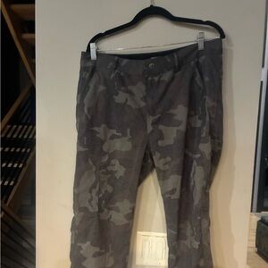 Prana Camouflage Joggers Size 14